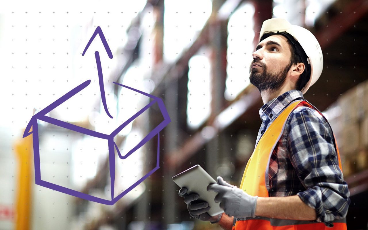 pracovník skladu se dívá nahoru + ikona balíku